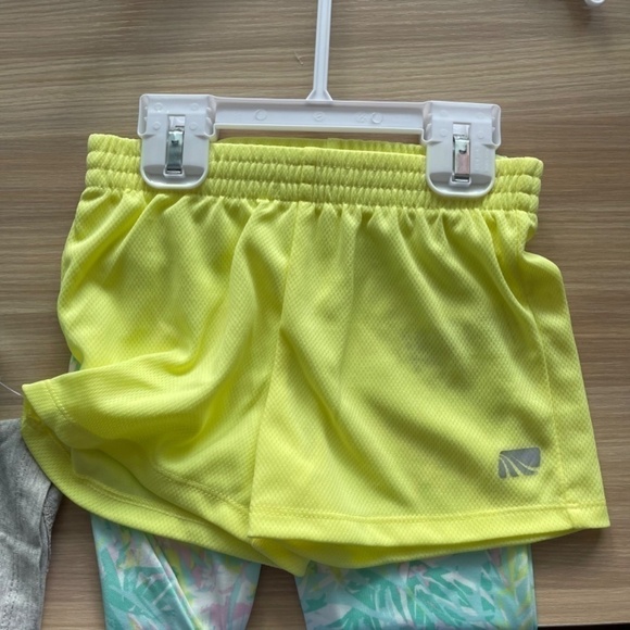 New Marika Four-piece Active Tops and Bottoms Set US 3T - Picture 7 of 8